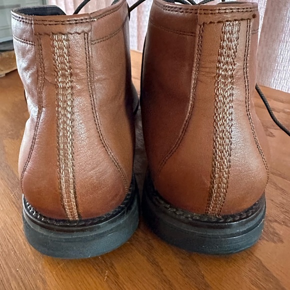 Size 8m cole Haan chukka boots - Picture 4 of 7